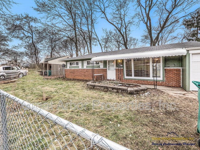 Photo - 1088 Studebaker Ave