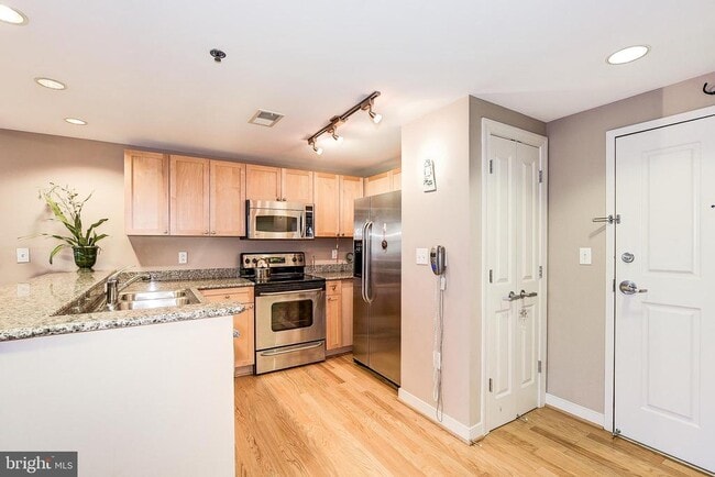 Photo - 777 7th St NW Unit 620