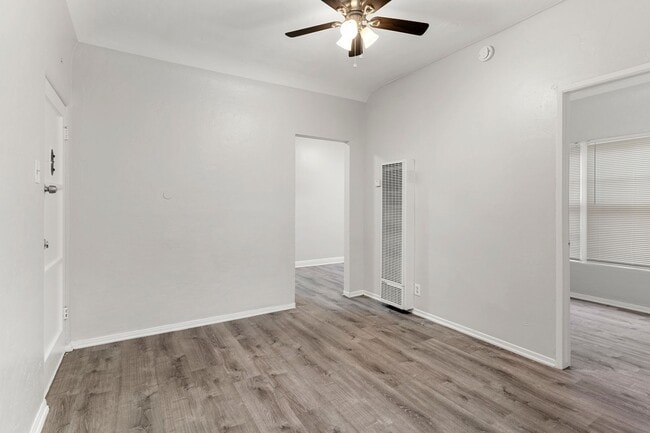 Photo - 722-726 Maine Avenue