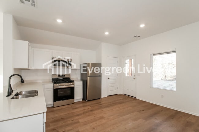 Photo - 3916 Olivia St