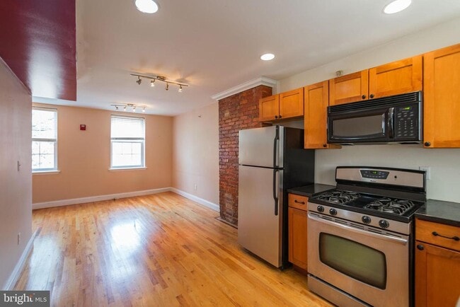 Building Photo - 1538 Christian St Unit 2 Rental