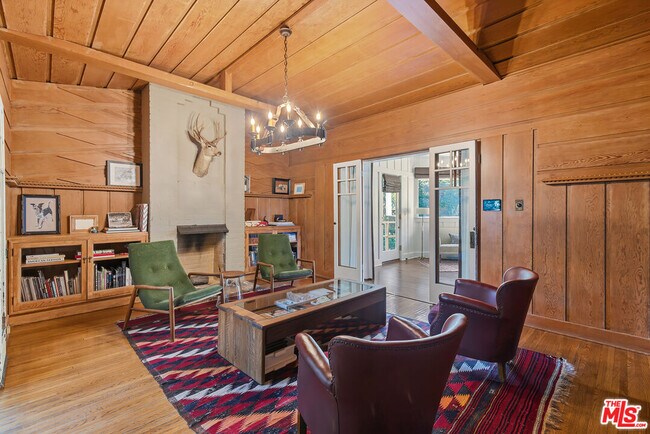 Photo - 2049 Oakstone Way