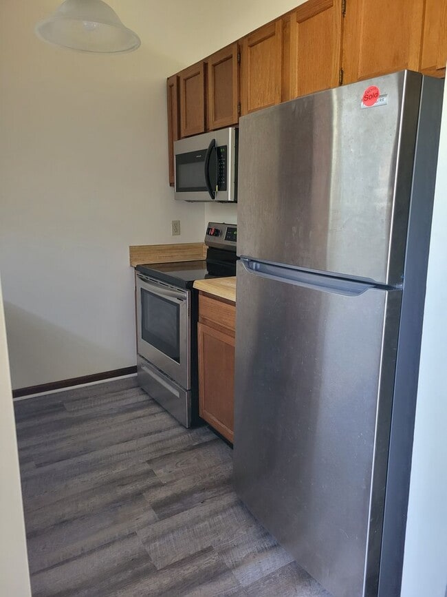 Photo - $1150 - 2/2 - Jefferson Square has received a new fresh look.