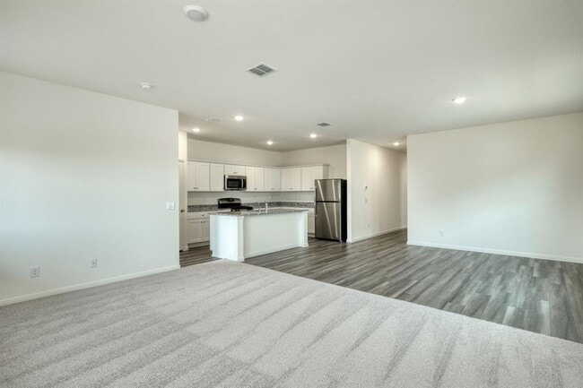 Photo - 217 Stonebrook Dr