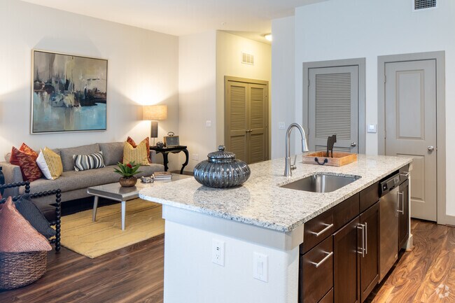 2 habitaciones, 2 baños, 1094 pies cuadrados - The Royce at 8100