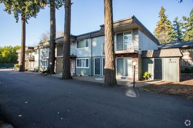 Building Photo - Super spacious 2 bedroom unit in the perfe... Rental