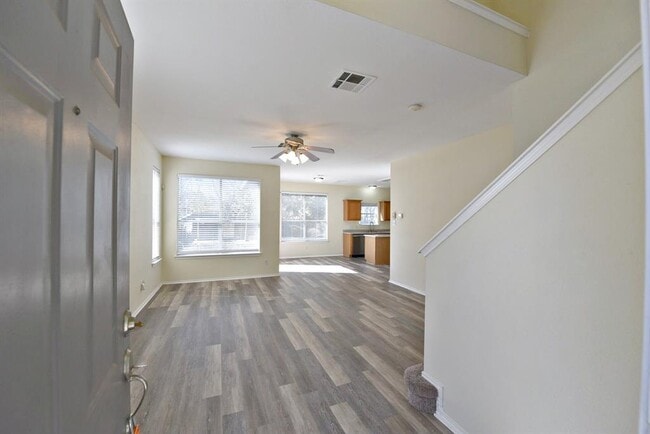 Building Photo - 10508 Hainsworth Park Dr