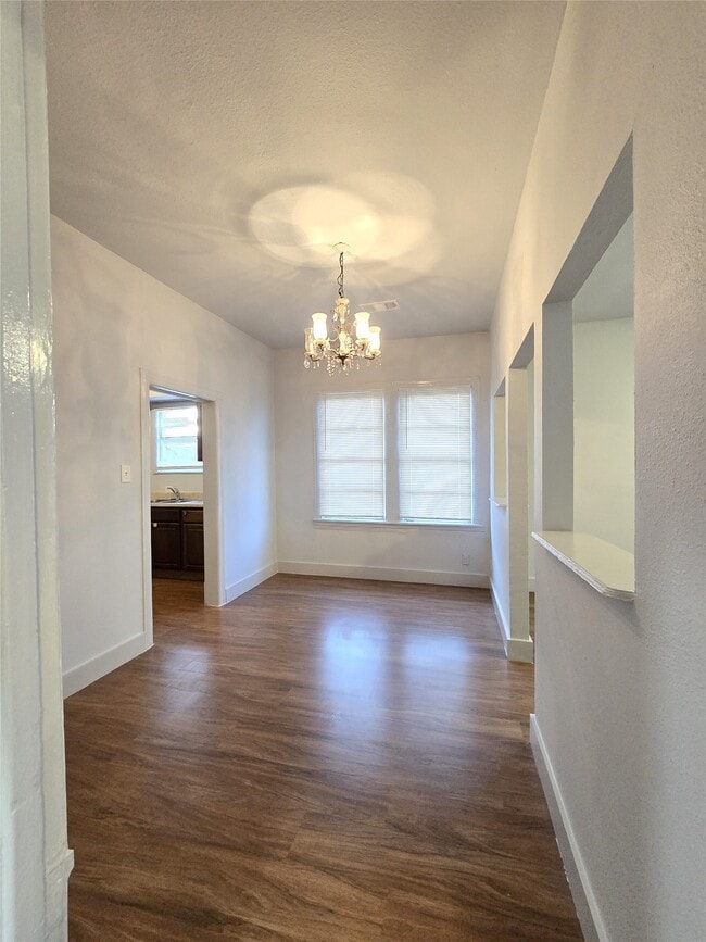 Photo - 6910 Avenue K