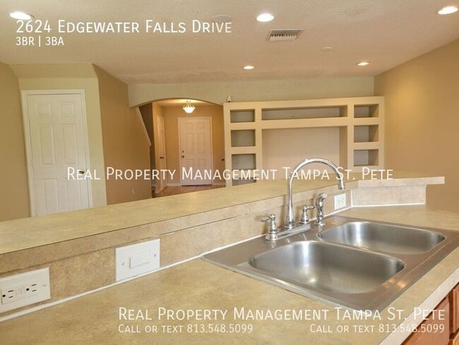 Photo - 2624 Edgewater Falls Dr