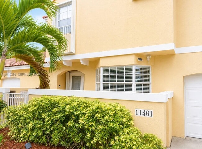 Building Photo - 11461 Lakeview Dr