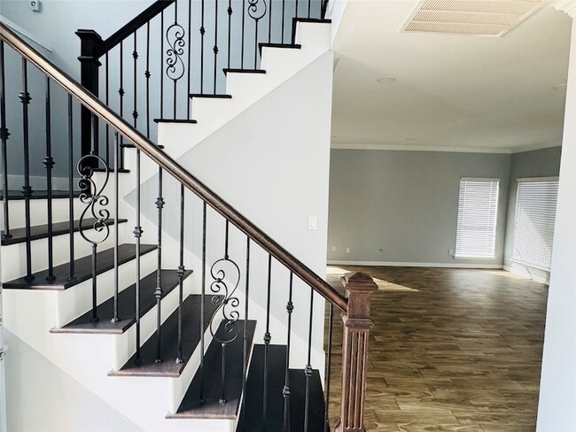 Photo - 3035 Parkline Trail