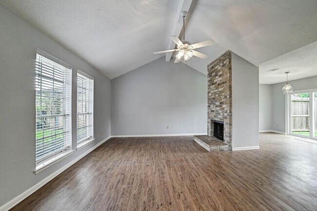 2615 Lively Ln
