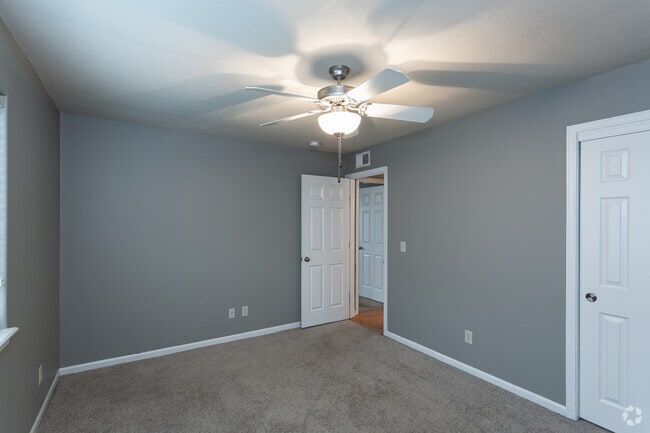 2HAB, 1.5BA: 890 ft² - Summit Penn Place