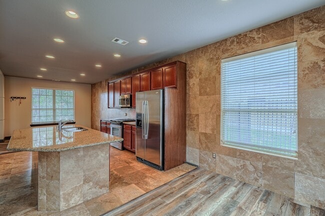 Building Photo - 42 Rocky Point Ct