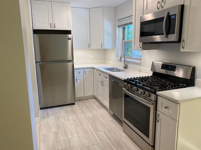 1041 College Ave - 1041 College Ave