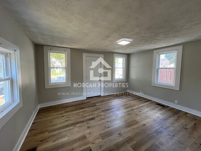 Photo - 537 W Jackson St