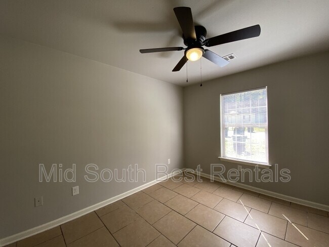 Photo - 317 Clint Rd