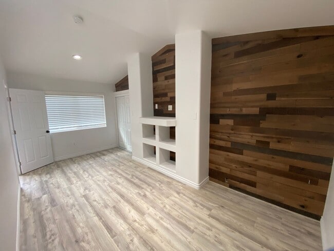 Photo - 424 S B St