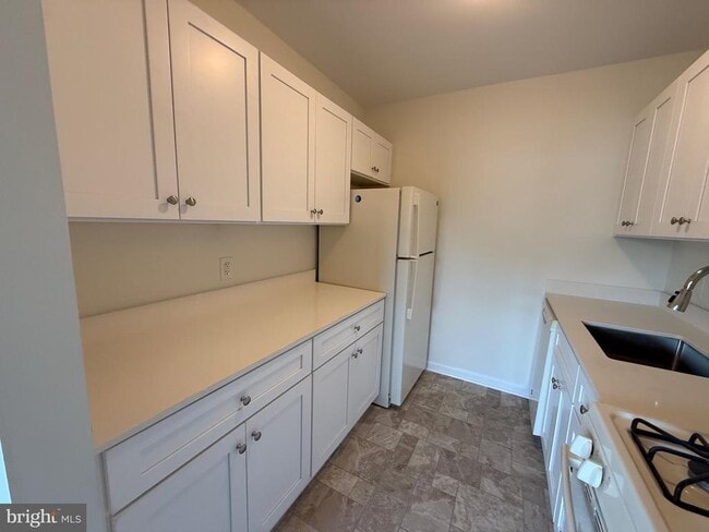 Photo - 2754 Hollywood Rd Unit 304