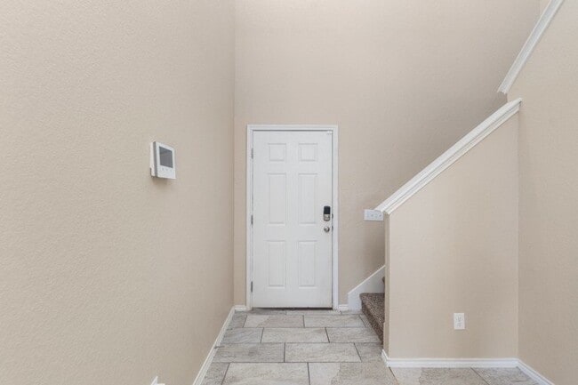 Photo - 8323 Prickly Oak