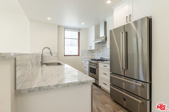 Photo - 859 S Lucerne Blvd Unit 109