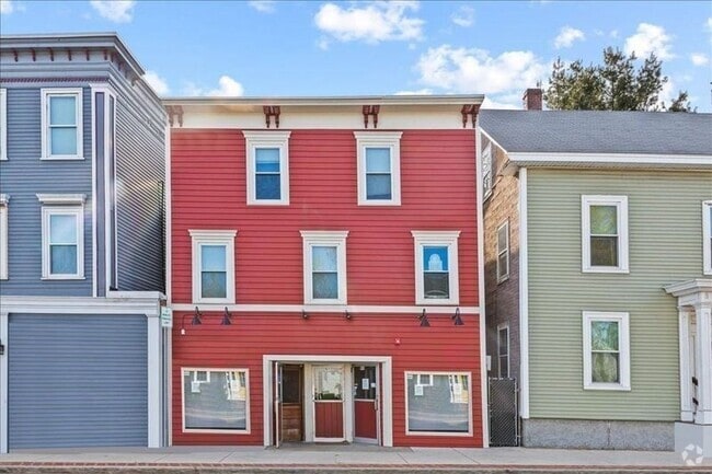 Building Photo - 97 Bridge St Unit 3 Rental