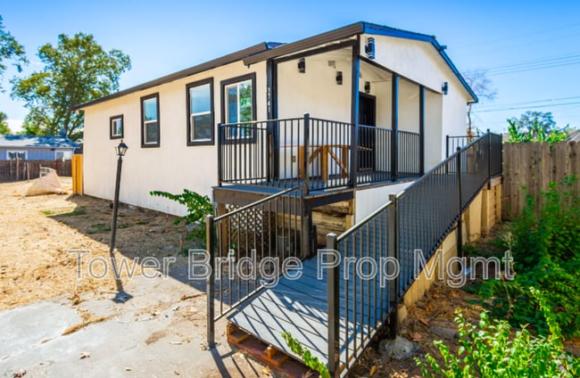 Building Photo - 3741 Jasmine St Rental