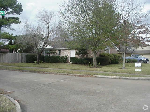 Building Photo - 15834 Boulder Oaks Dr Rental