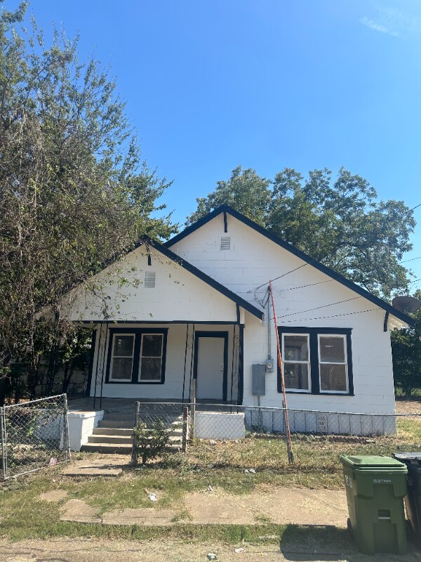 Photo - 1412 Burleson Ave Casa