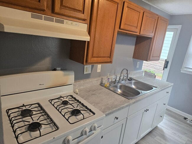 Photo - 527 Harrison St