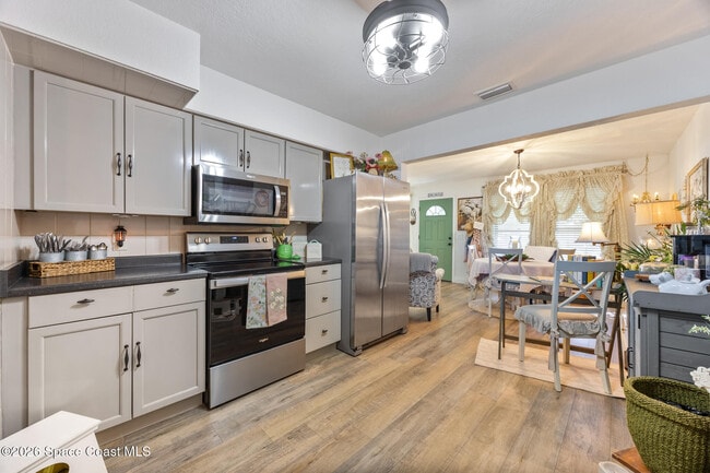 Photo - 229 NE 1st St