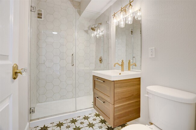 Photo - 1400 Hermann Dr Unit 15D