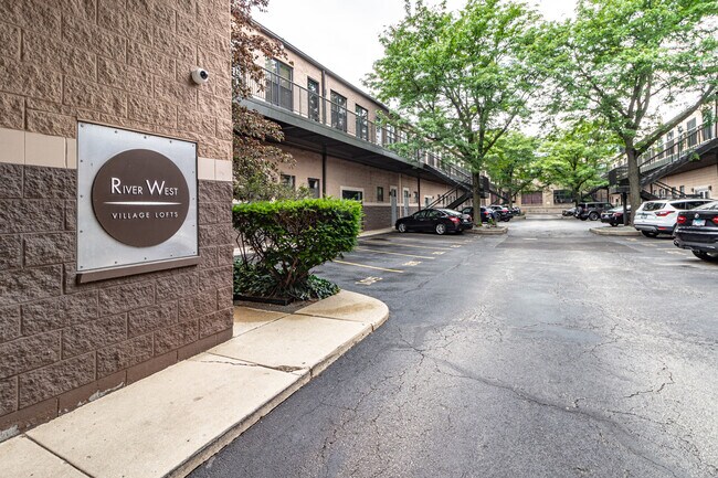Photo - 400 N Racine Ave Unit 110B