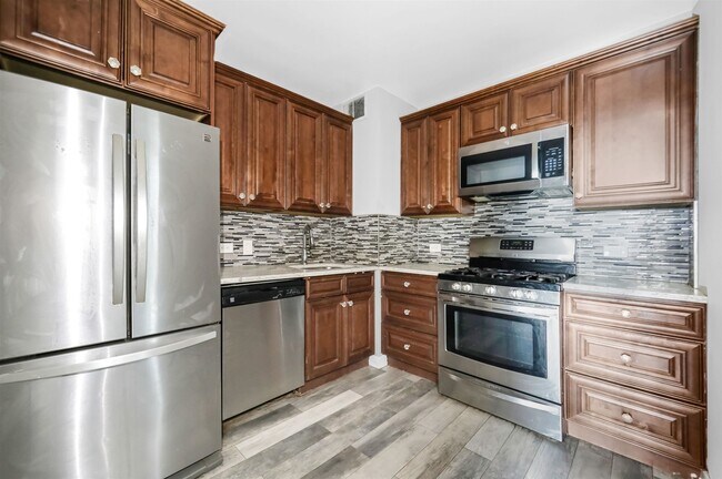 Photo - 45 River Dr S Unidad 2007