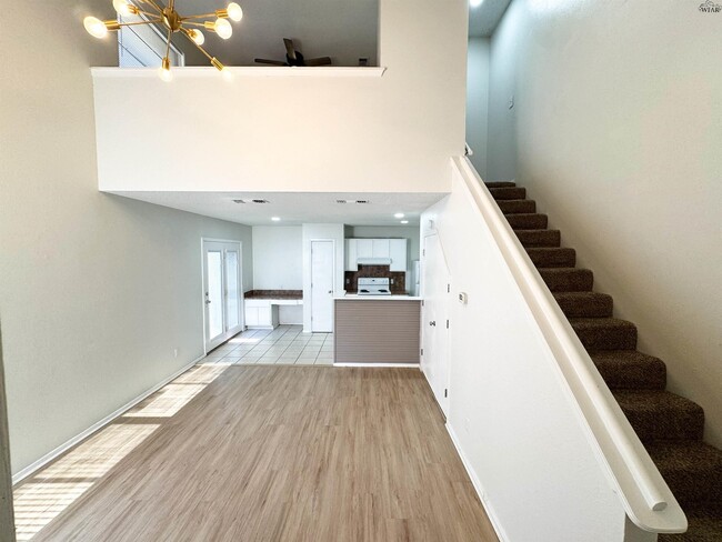 Photo - 4511 Mistletoe Dr