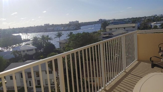 Building Photo - 1200 Hibiscus Ave Unit 608