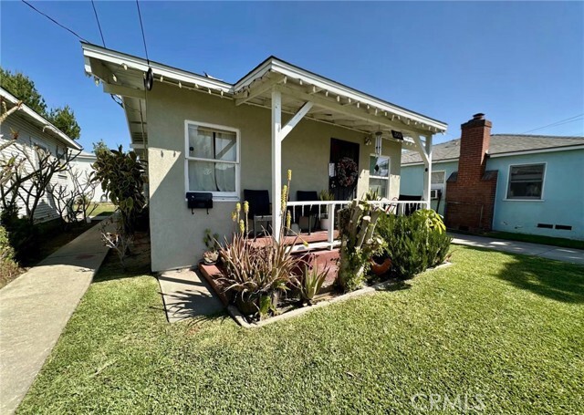 Building Photo - 3927 S Flower Dr