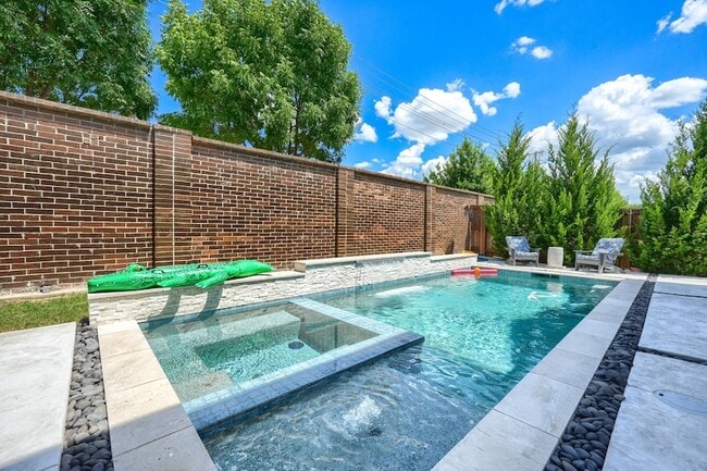 Photo - 2446 Bainbridge Dr