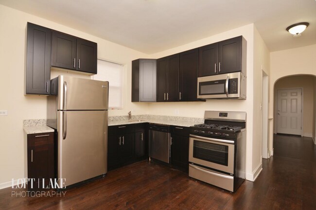 Photo - 2133 N Springfield Ave Unidad 1R