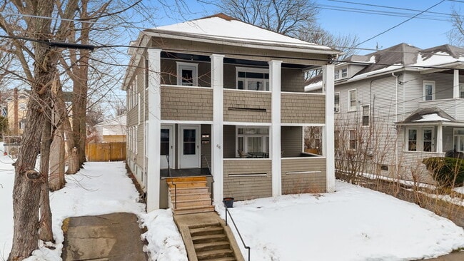 Building Photo - 44 Rotary Ave Unit 2