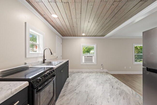 Photo - 228 Amelia St Unit 228 Amelia #B