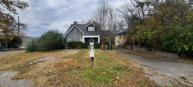 Photo - 636 Benton Ave