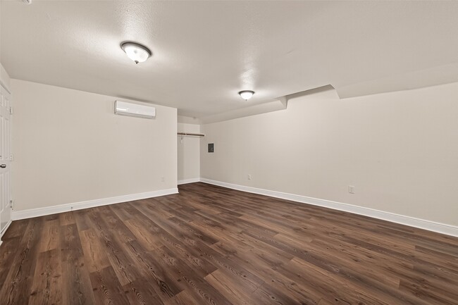 Photo - 4901 Stimson St Unit 2