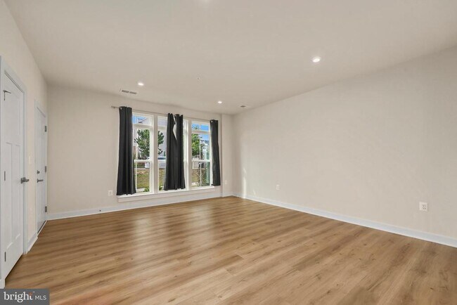 Photo - 1733 Dunnington Pl