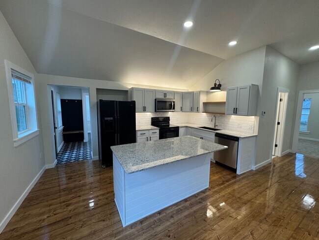 Photo - STUNNER within walking distance of Downtown Siloam Springs