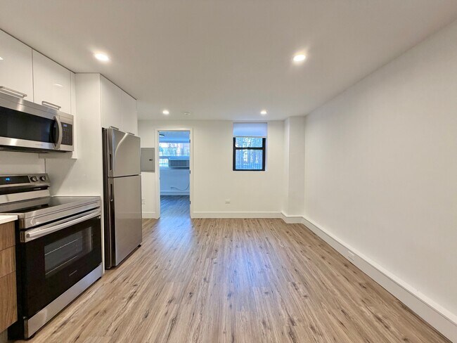 Photo - 940 W Carmen Ave Unit 1