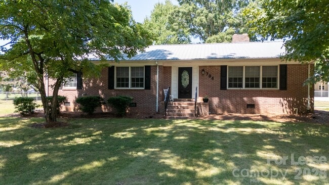 Photo - 734 Culp Ferguson Rd