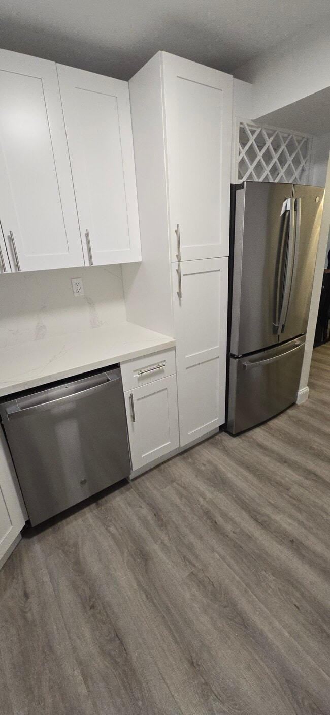 Brand new kitchen - 3031 N Ocean Blvd Unit 405