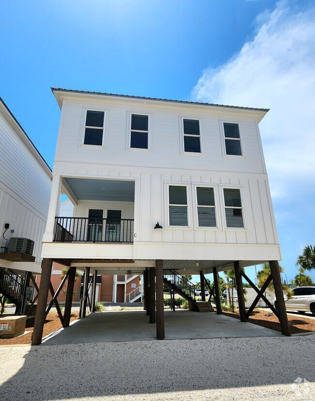 Building Photo - New 2 bedroom/3 bath Beach Cottage in Gulf... Rental