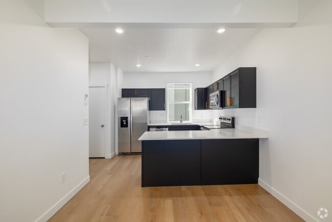 2BR, 2BA - 1,140SF - Kitchen